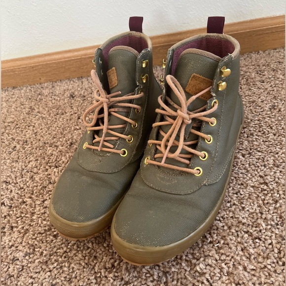 Keds Canvas Boot - Picture 1 of 7